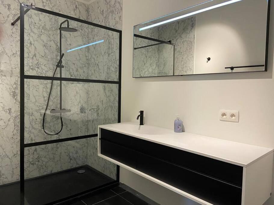 Uniek Appartement - Mooiste En Hoogste Uitzicht Op Antwerpen! - Incl Gratis Parking Exterior foto