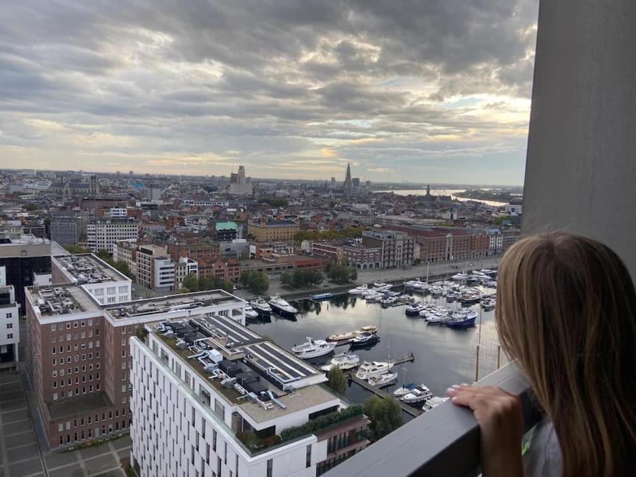 Uniek Appartement - Mooiste En Hoogste Uitzicht Op Antwerpen! - Incl Gratis Parking Exterior foto